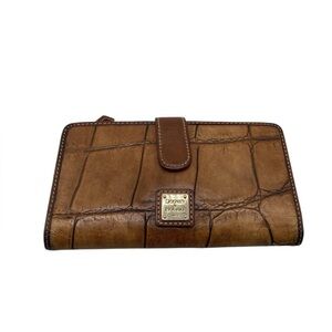 9781 Dooney & Bourke Brown Leather Wallet